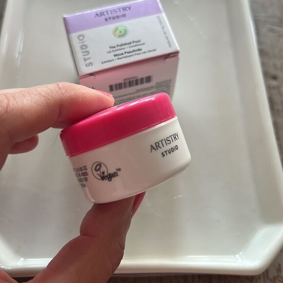 Artistry Studio The Polished Pout - Picture 2 of 4